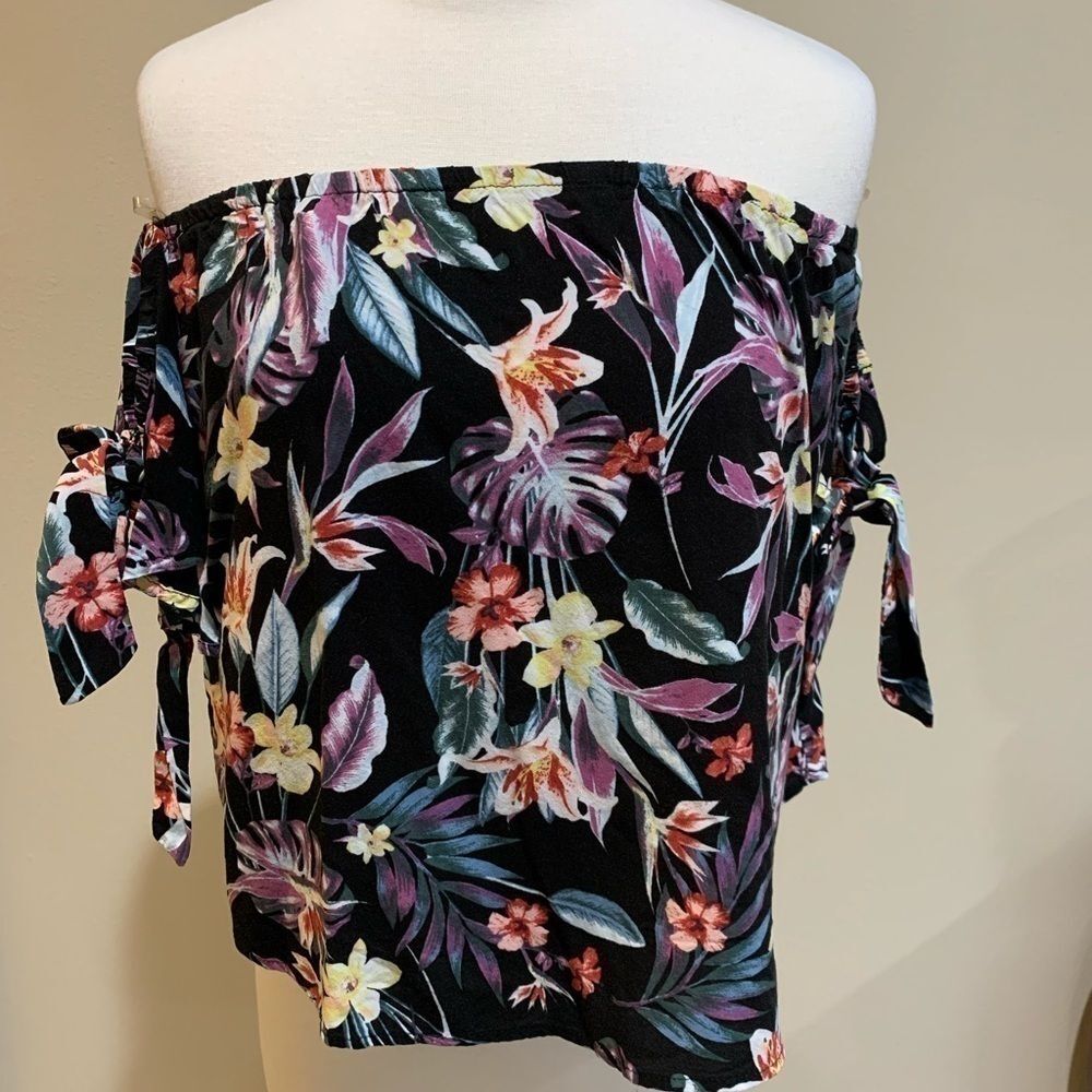 Gypsies and Moondust off the shoulder floral top, Medium